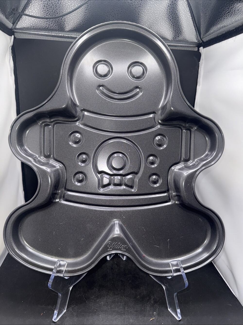 Wilton Gingerbread Man Cake Pan Nonstick Christmas Cookie Boy Baking Mold 14"